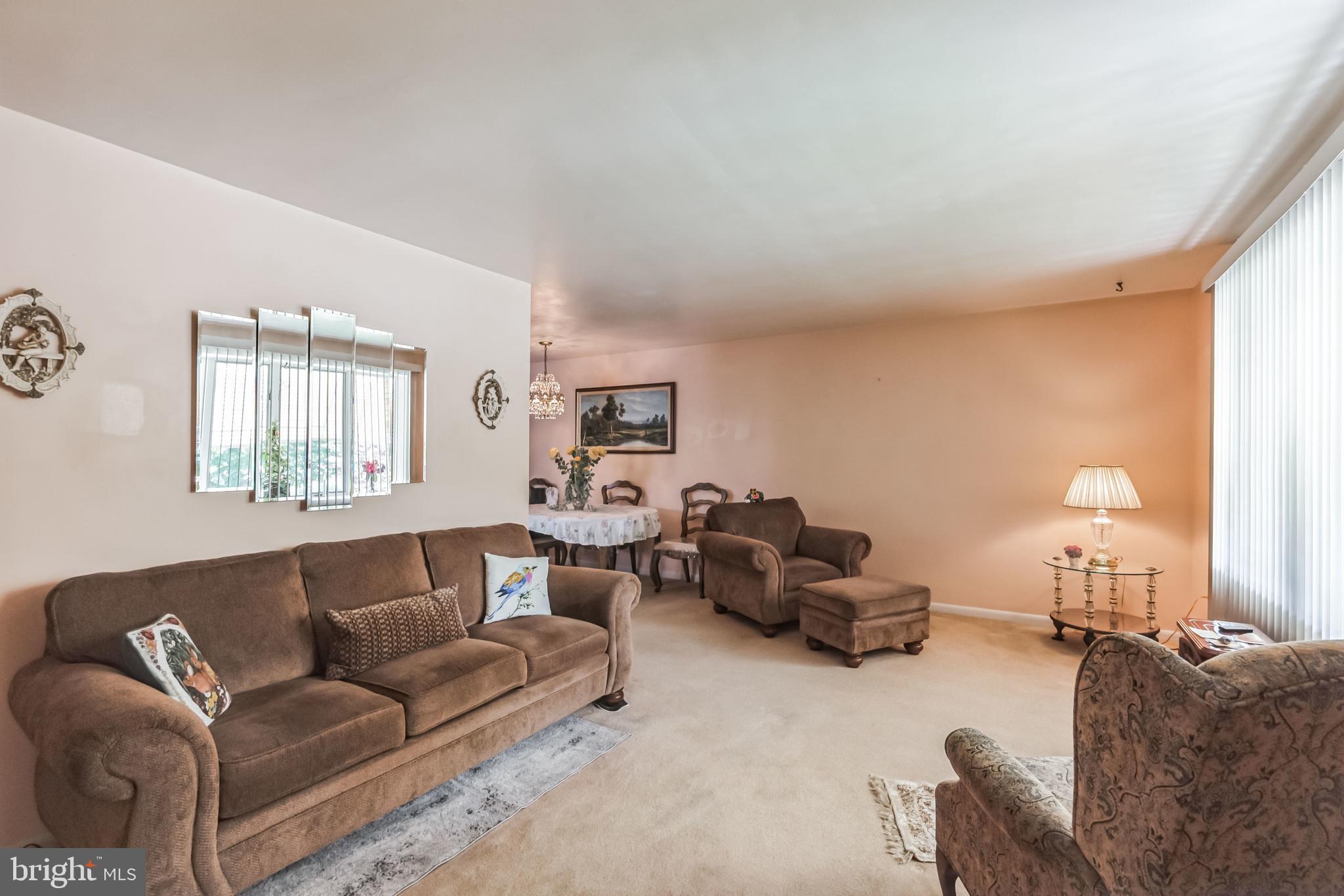 15128 Carter Road Philadelphia, PA 19116 - Photo 3 of 27 Sunny Living Room