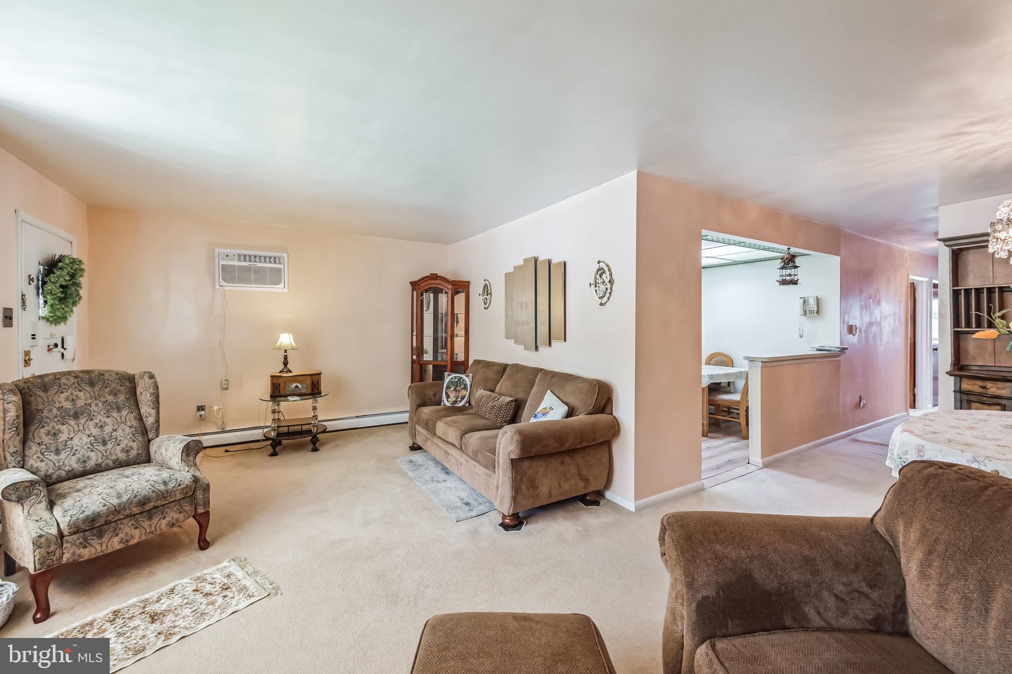 15128 Carter Road Philadelphia, PA 19116 - Photo 4 of 27 Spacious Living Room