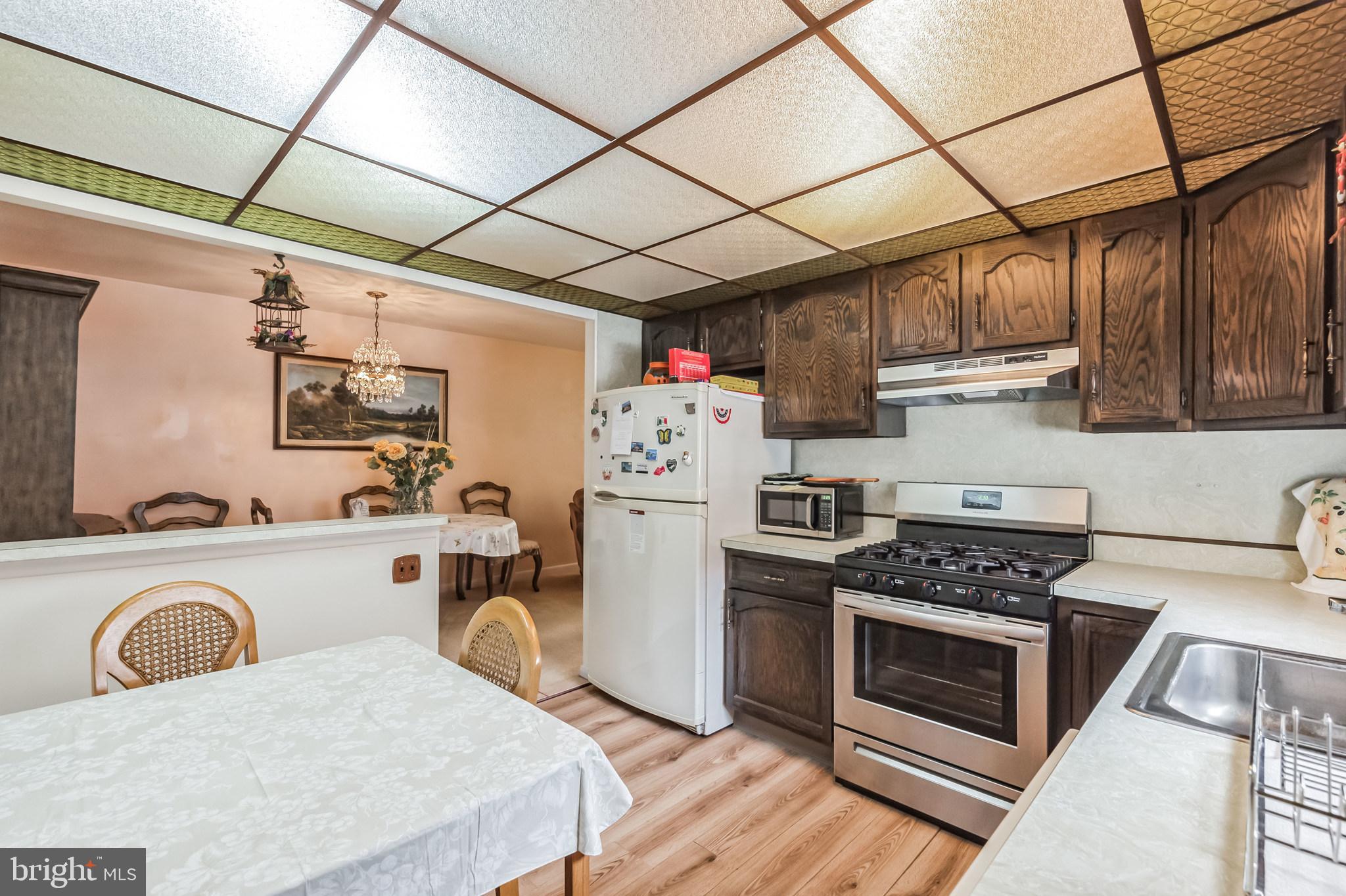 15128 Carter Road Philadelphia, PA 19116 - Photo 8 of 27 Nice Size Kitchen