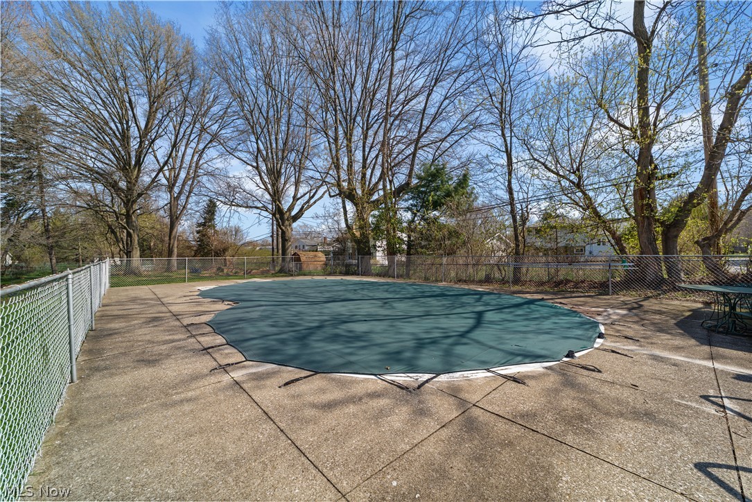 20312 Lorain Road, Unit 108 Cleveland, OH 44126 - Photo 31 of 33 Pool
