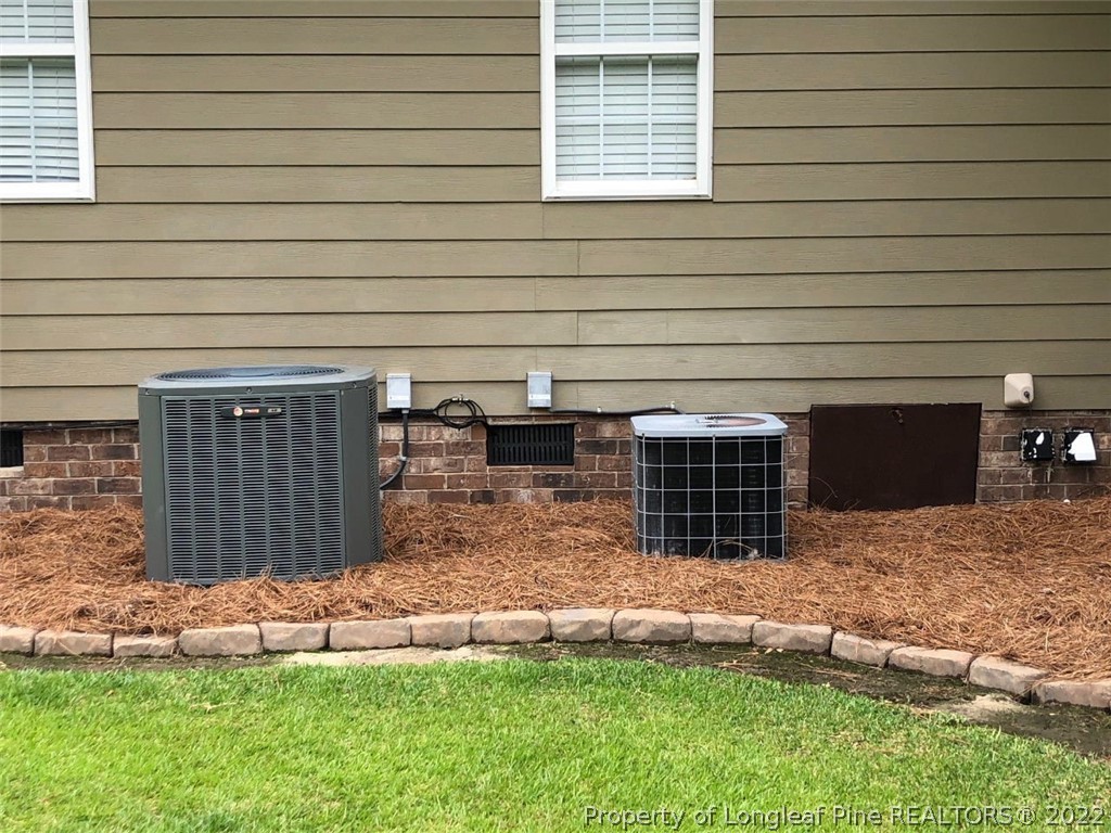 6410 7th Street Road Lumberton, NC 28358 - Photo 7 of 42 Gallery Image 7