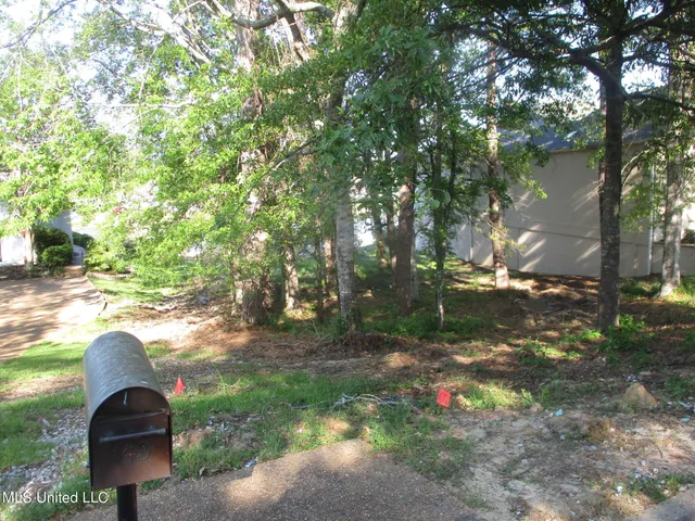 $95,000 | 147 Overlook Pointe Drive, Ridgeland, MS 39157