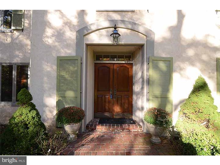 268 Ravenscliff Road Wayne, PA 19087 - Photo 2 of 25 Exterior Front