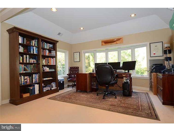 268 Ravenscliff Road Wayne, PA 19087 - Photo 15 of 25 Master Bedroom