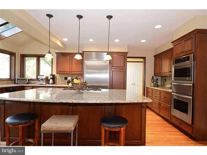 268 Ravenscliff Road Wayne, PA 19087 - Photo 10 of 25 Kitchen