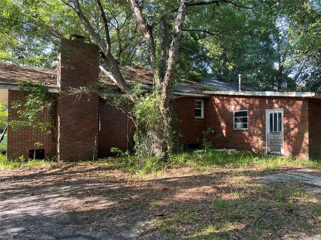 front view of house with a yard