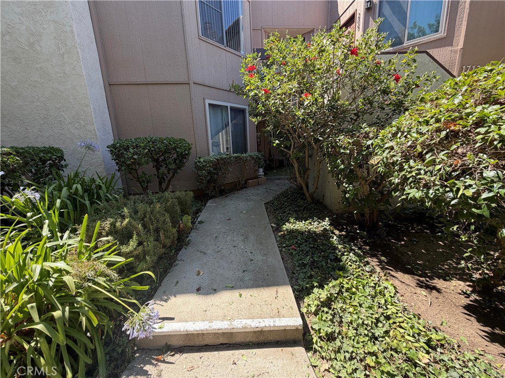1712 Sinaloa Road, Unit 105 Simi Valley, CA 93065 - Photo 23 of 34