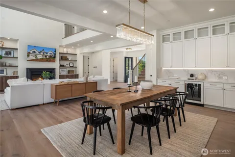 $4,399,995 | 4024 85th Avenue Southeast, Mercer Island, WA 98040