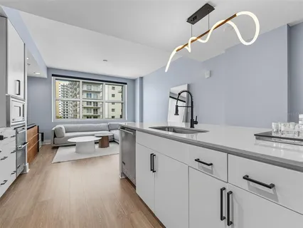 $275,000 | 1120 East Kennedy Boulevard, Unit 1225, Tampa, FL 33602