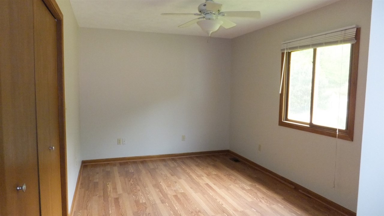 9345 South Fritz Road Maple City, MI 49664 - Photo 12 of 24 1833076-11.JPG
