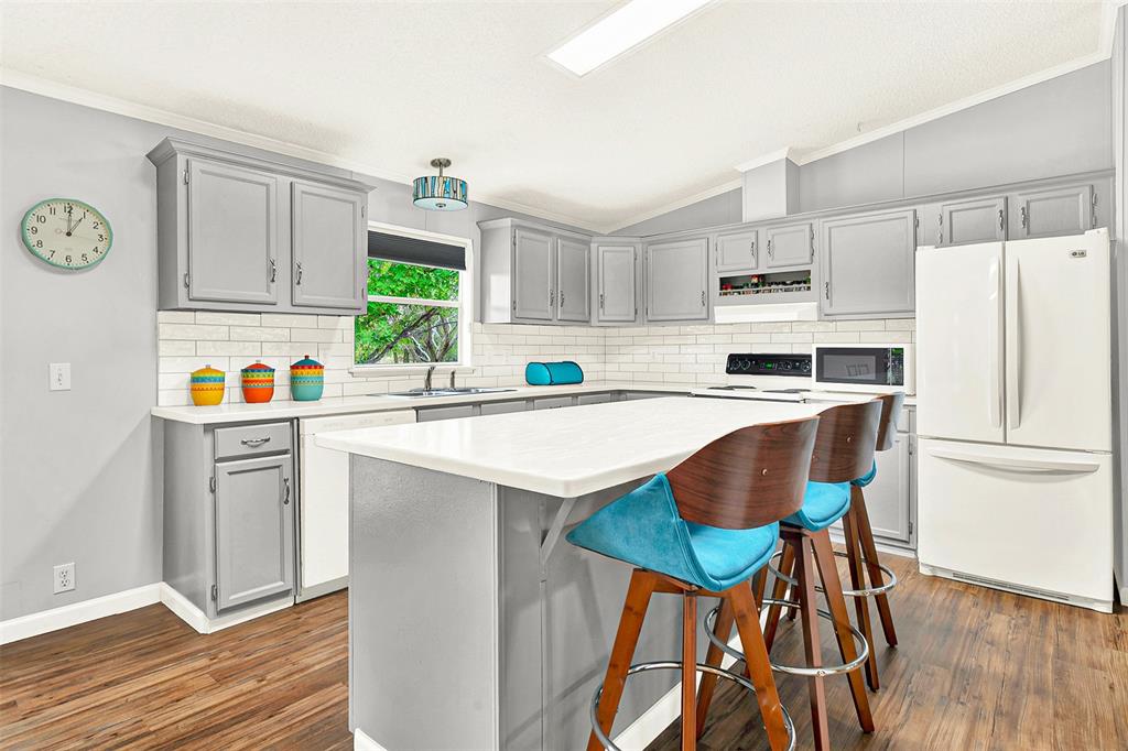 567 Poetry Road Royse City, TX 75189 - Photo 9 of 31 Island Kitchen