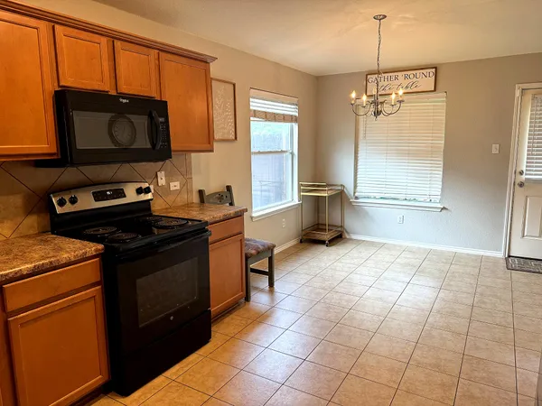 $1,850 | 328 Altamont Street, Hutto, TX 78634