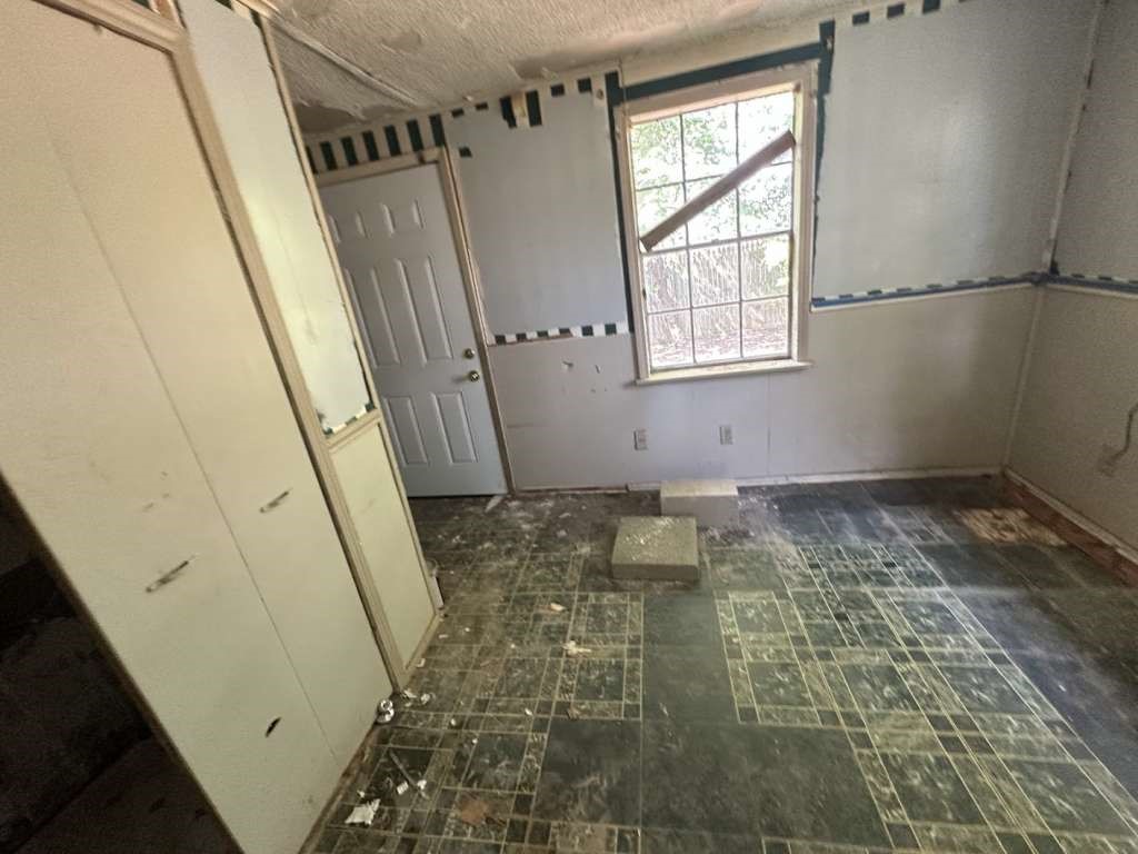 1311 West Grove Street Tyler, TX 75701 - Photo 3 of 14 a view of bathroom