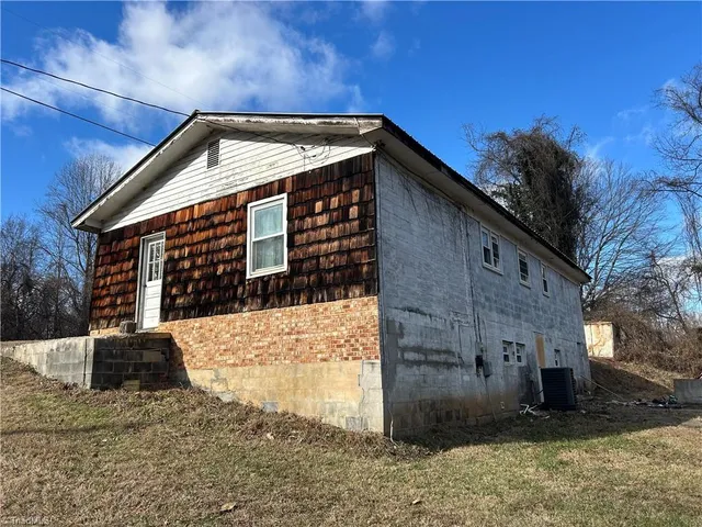 $79,900 | 2990 Pipers Gap Road, Mount Airy, NC 27030