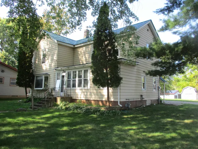 $146,200 | 608 Lavalle Street, Reedsburg, WI 53959