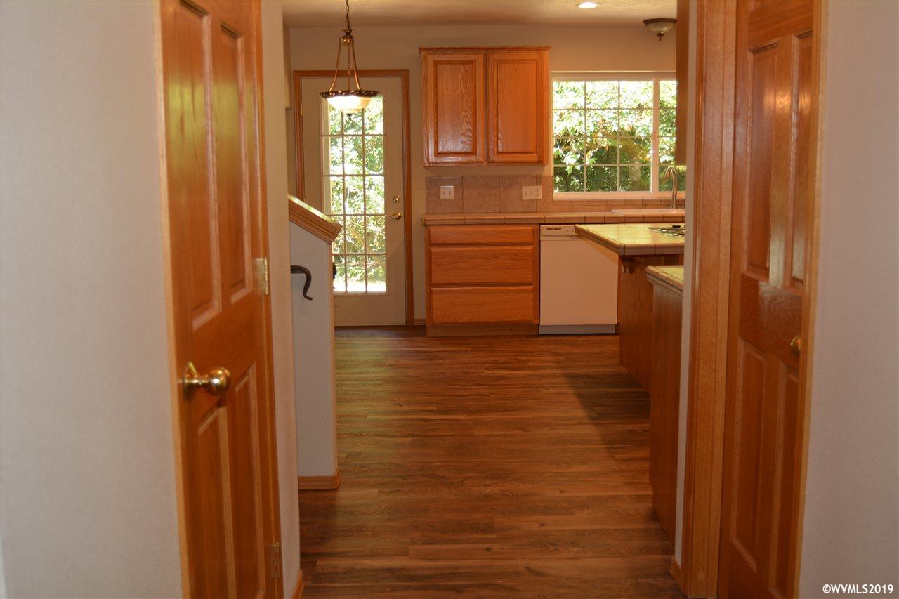 8322 Squirrel Hill Road Southeast Salem, OR 97306 - Photo 2 of 39 Gallery Image 2
