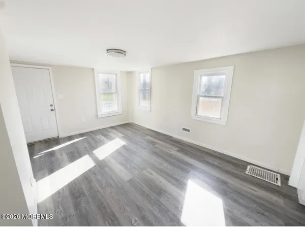 $2,400 | 7 Front Street, New Egypt, NJ 08533