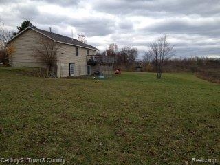 1411 Sackner Road Fenton, MI 48430 - Photo 3 of 10 1411 SACKNER -2.JPG