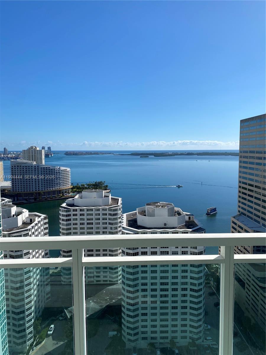 951 Brickell Avenue, Unit 3002 Miami, FL 33131 - Photo 5 of 25