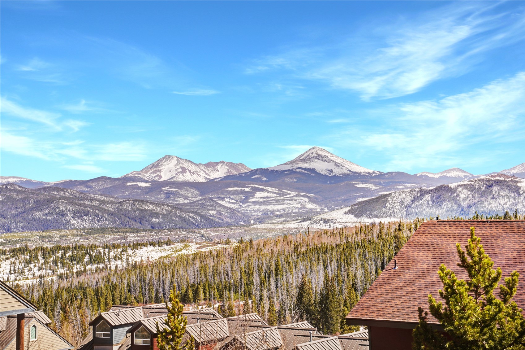 9800 Ryan Gulch Road, Unit 108 Silverthorne, CO 80498 - Photo 5 of 33 a view of a backyard with sitting area