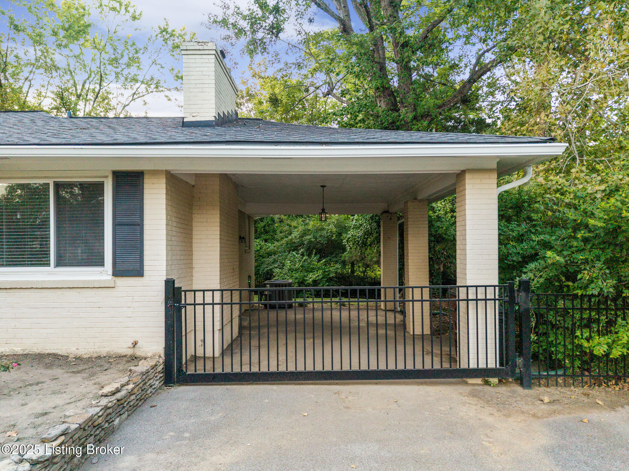 8809 Perry Road Louisville, KY 40222 - Photo 29 of 30 Exterior