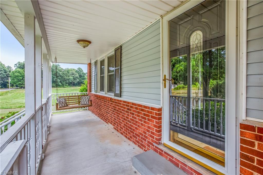 982 Cagle Loop Road Seagrove, NC 27341 - Photo 5 of 33