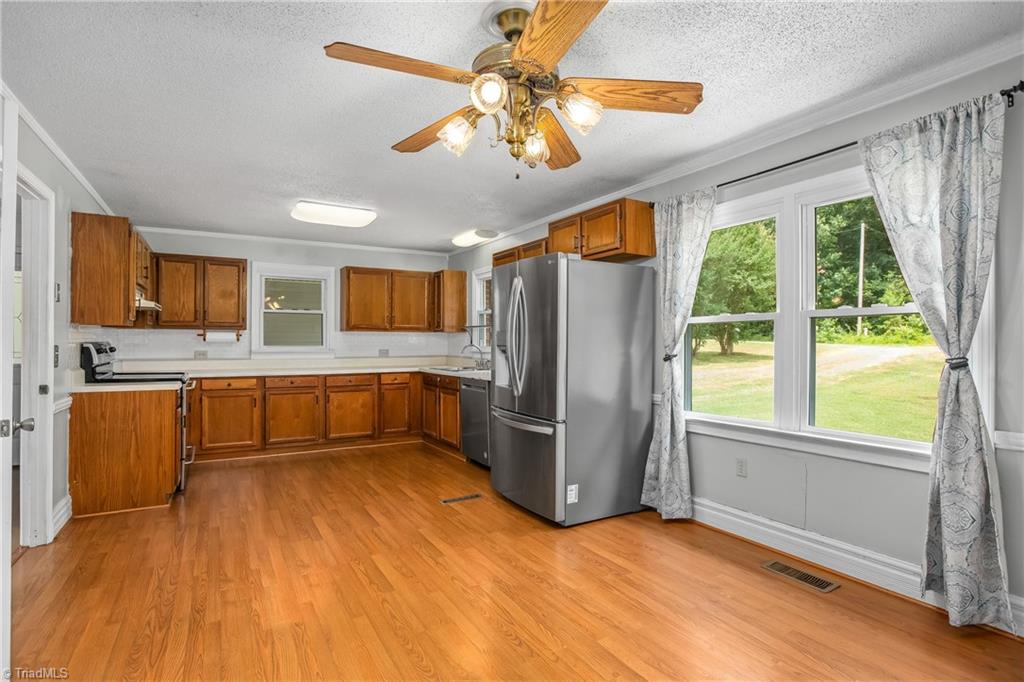 982 Cagle Loop Road Seagrove, NC 27341 - Photo 9 of 33