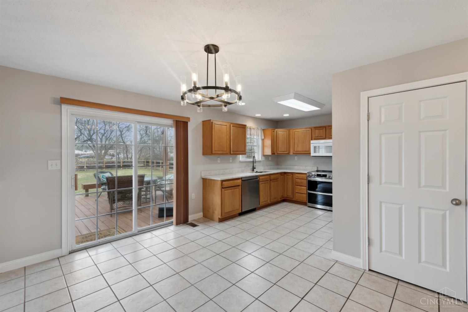 8232 Maineville Road Maineville, OH 45039 - Photo 6 of 34