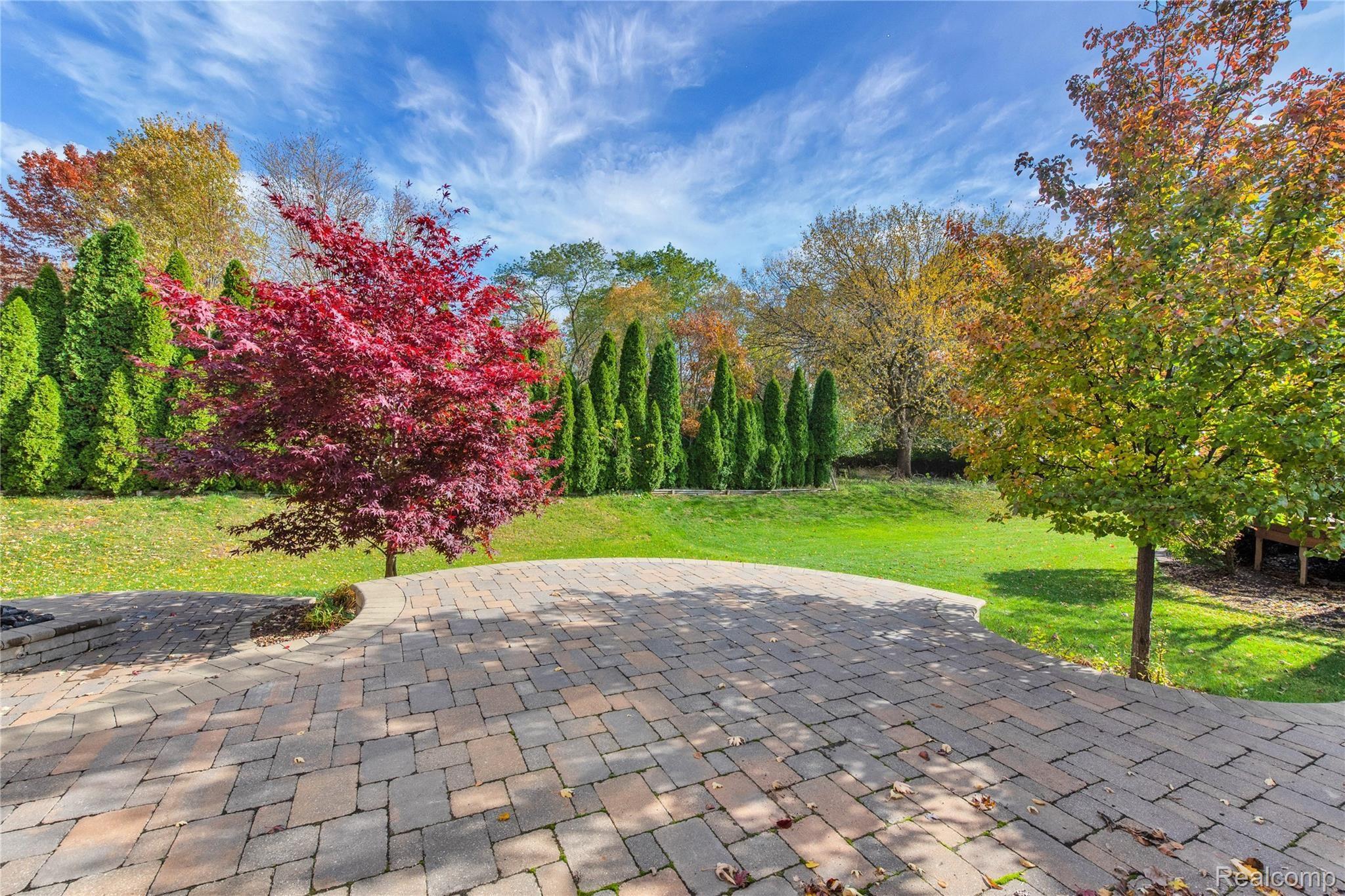 1239 Bembridge Drive Rochester, MI 48307 - Photo 27 of 33 rear patio views!