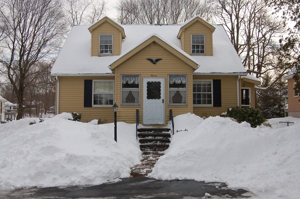 11 Curtis Road Woburn, MA 01801 - Photo 1 of 14 Gallery Image 1