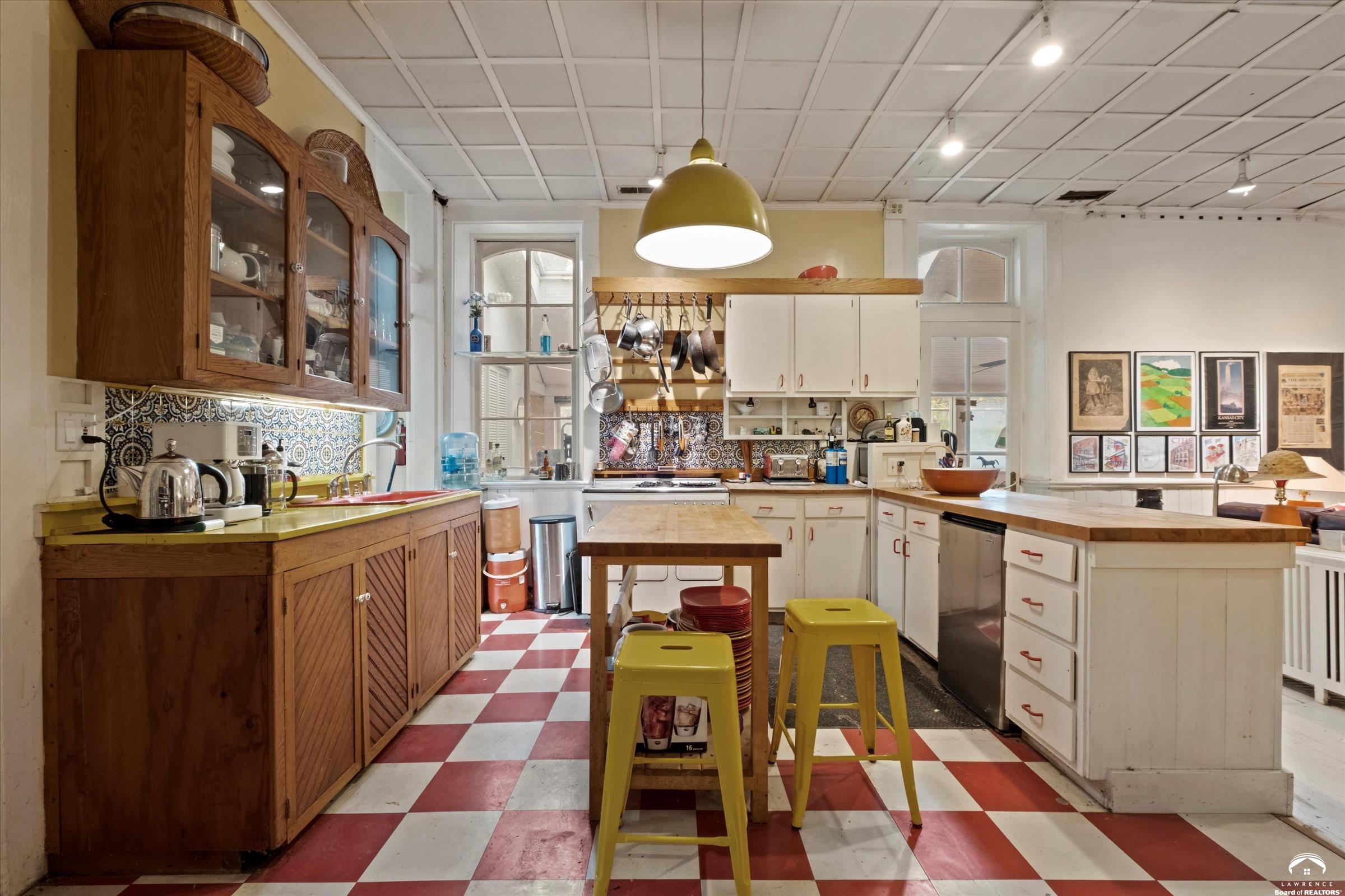 25130 Chieftain Road Lawrence, KS 66044 - Photo 11 of 45