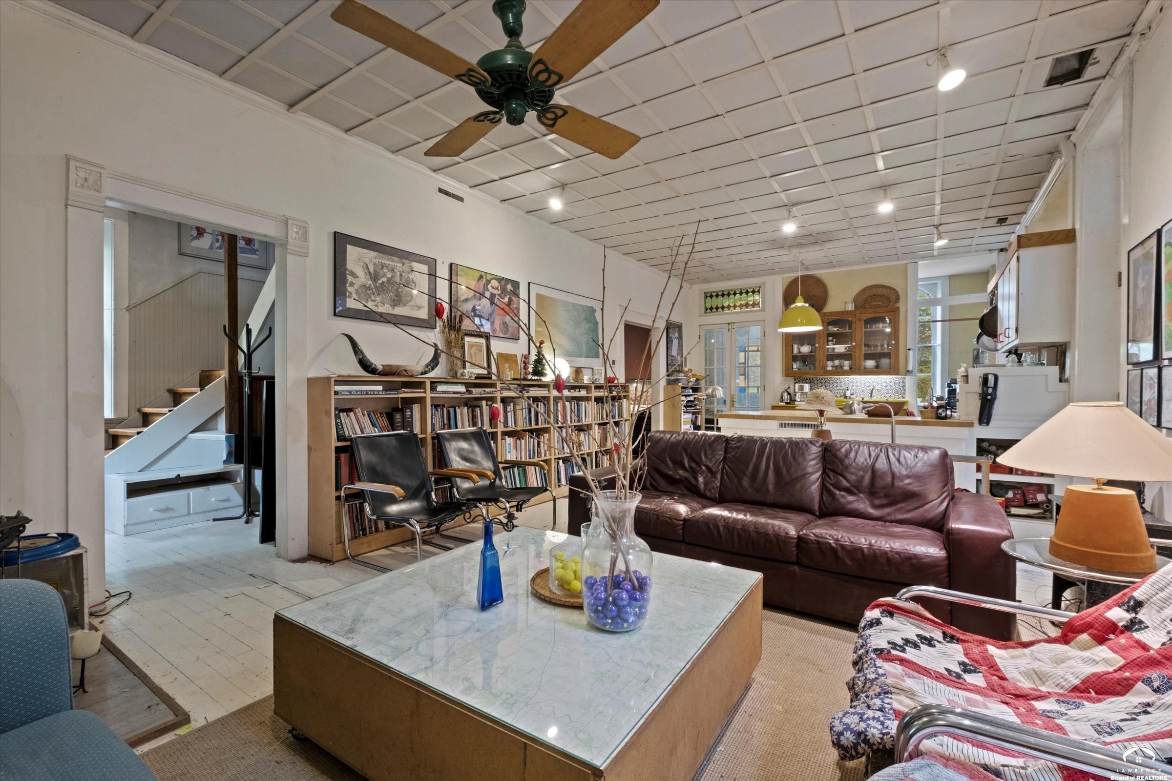 25130 Chieftain Road Lawrence, KS 66044 - Photo 3 of 45