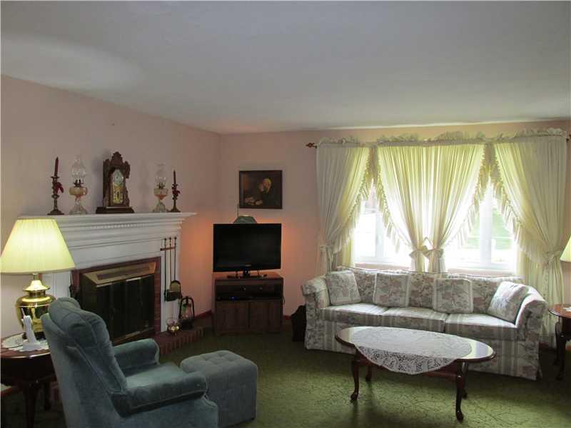 305 Beech Road Butler, PA 16001 - Photo 4 of 25 Dining Room.