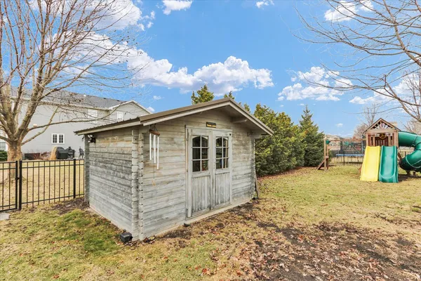 a picture of a bathroom