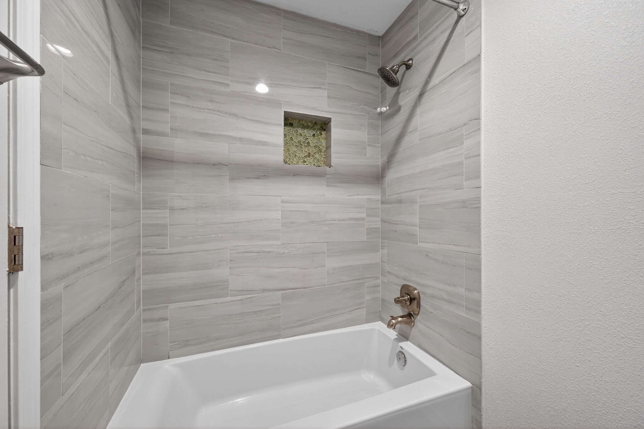 2305 Gavin Trail Pflugerville, TX 78660 - Photo 25 of 40 a bathroom with a bathtub