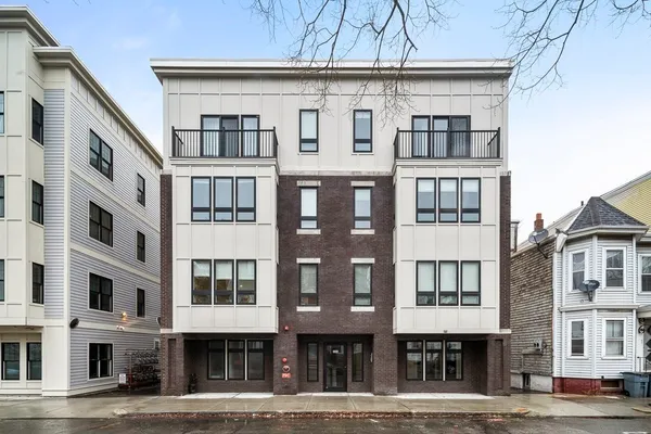 $3,800 | 194 Havre Street, Unit 302, Boston, MA 02128