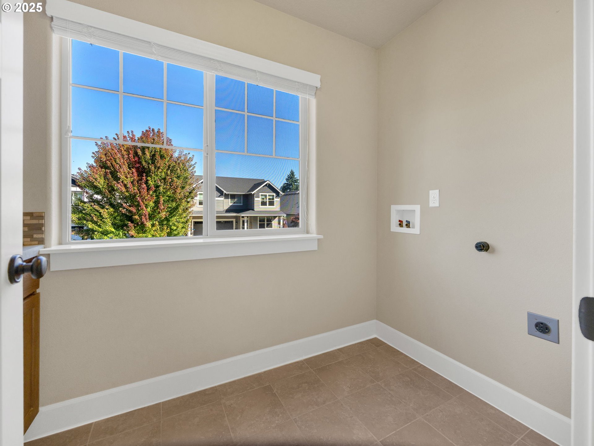 125 Southeast Oak View Lane Estacada, OR 97023 - Photo 21 of 48 Laundry