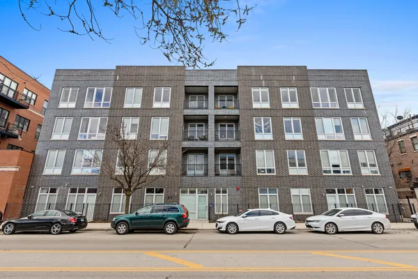 $1,980 | 2217 West Madison Street, Unit 411, Chicago, IL 60612