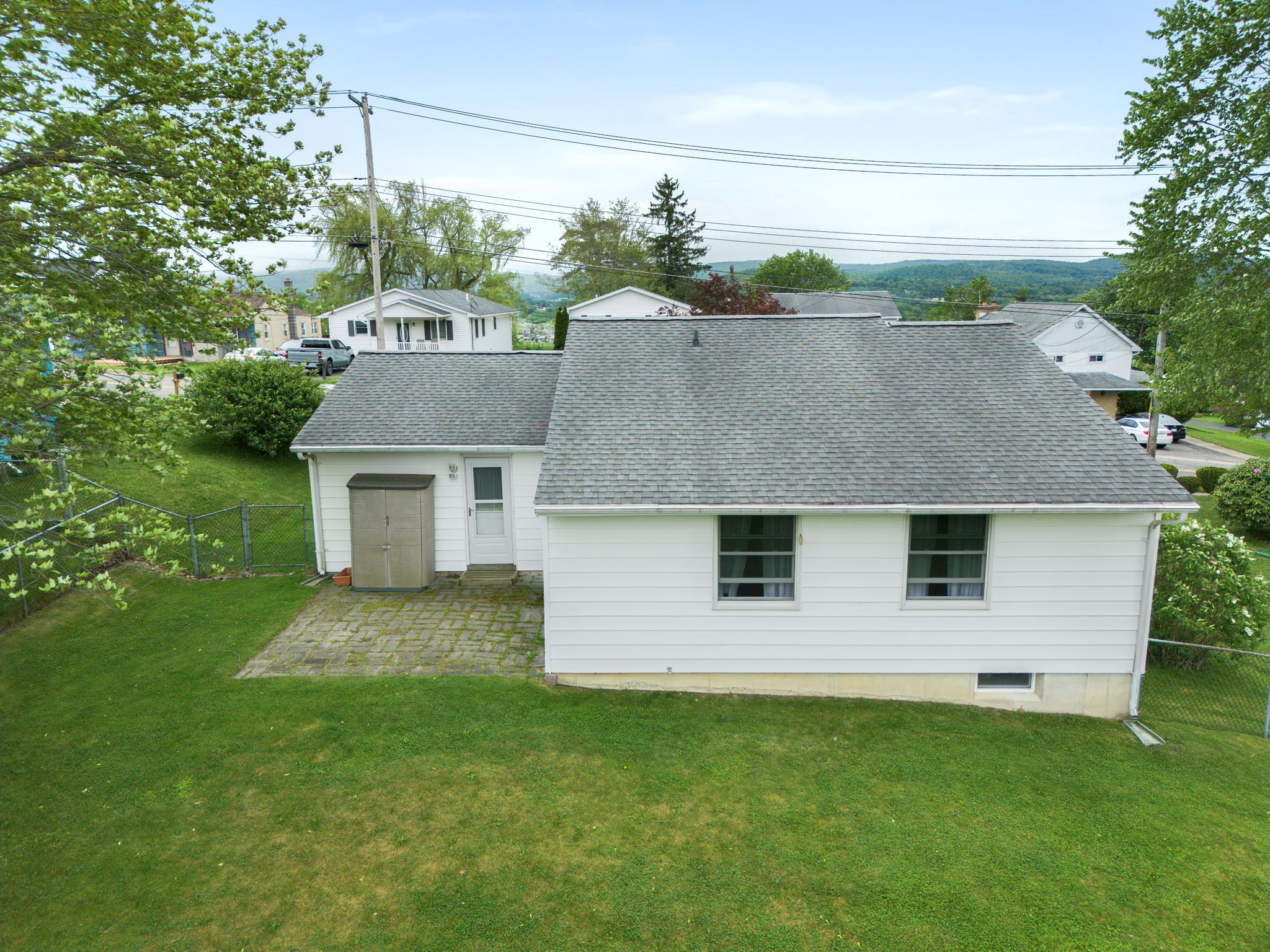 583 Overbrook Road Johnson City, NY 13790 - Photo 3 of 28