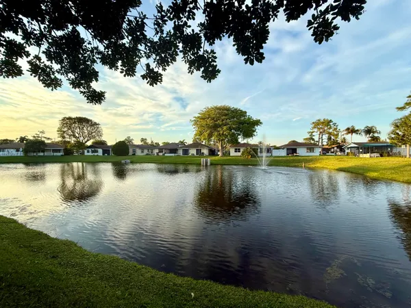 $2,500 | 4893 Palm Hill Drive, Unit 22A, West Palm Beach, FL 33415