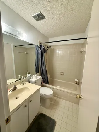 $2,500 | 4893 Palm Hill Drive, Unit 22A, West Palm Beach, FL 33415