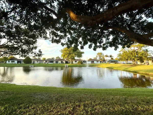 $2,500 | 4893 Palm Hill Drive, Unit 22A, West Palm Beach, FL 33415