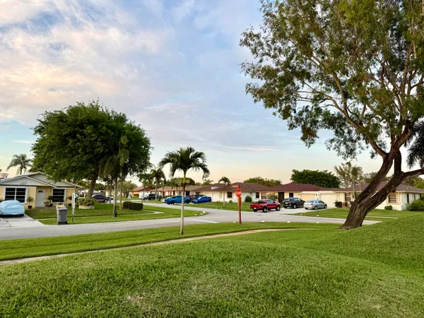 $2,500 | 4893 Palm Hill Drive, Unit 22A, West Palm Beach, FL 33415