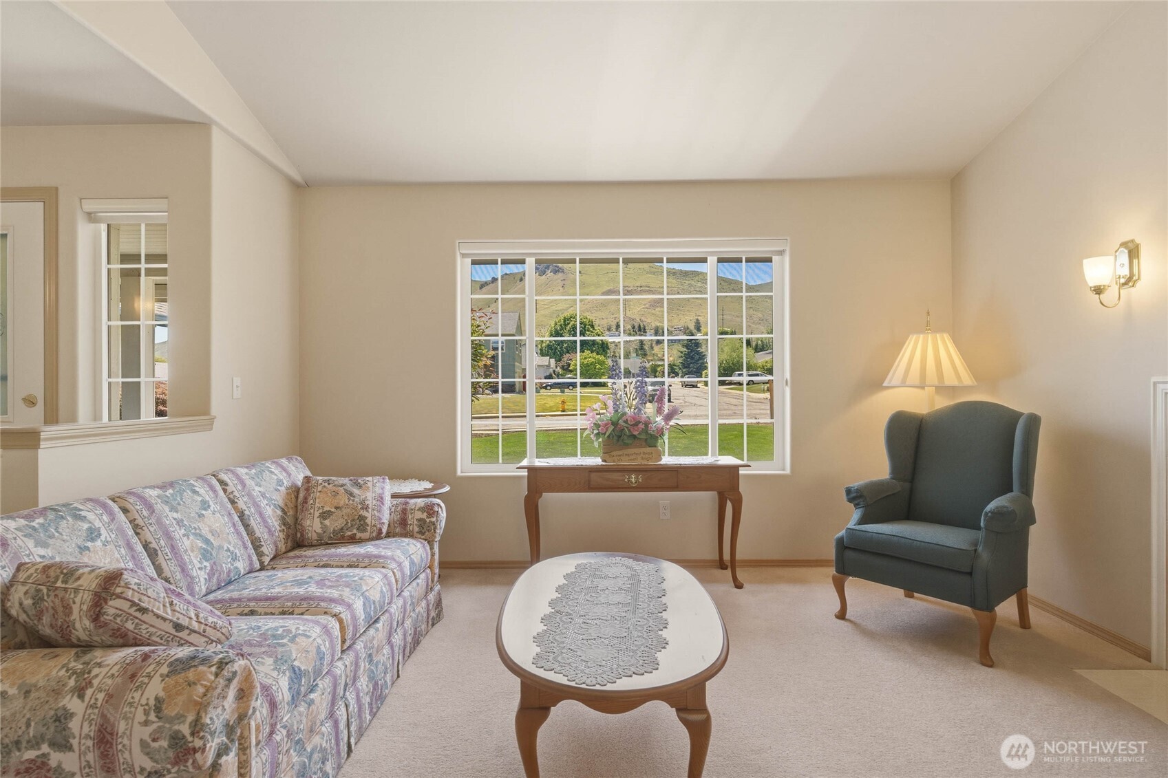 1720 Rainier Street Wenatchee, WA 98801 - Photo 7 of 32