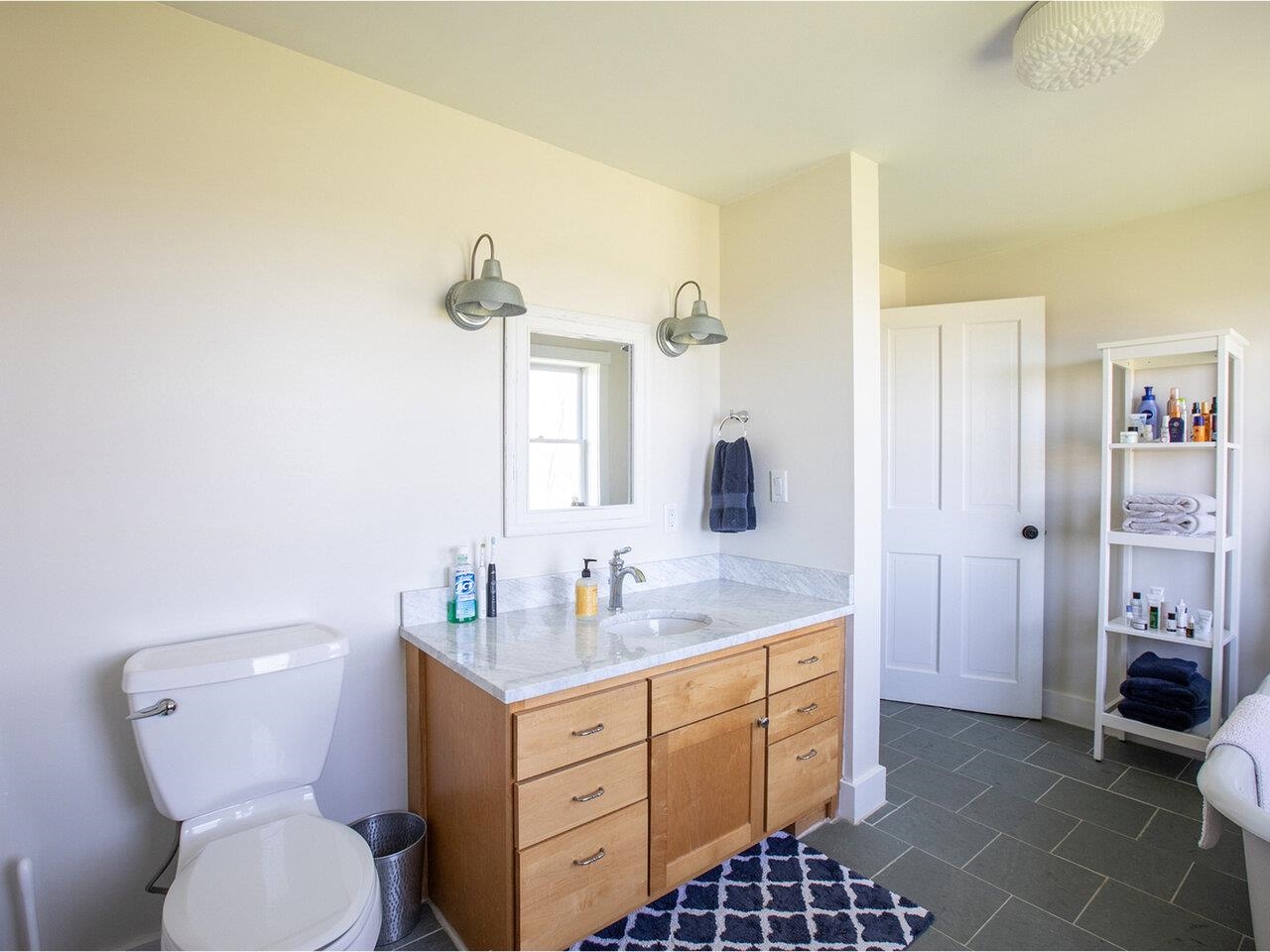 577 1 Mile Road Charlotte, VT 05445 - Photo 25 of 40 Gallery Image 25