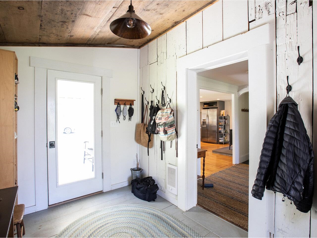 577 1 Mile Road Charlotte, VT 05445 - Photo 5 of 40 Gallery Image 5