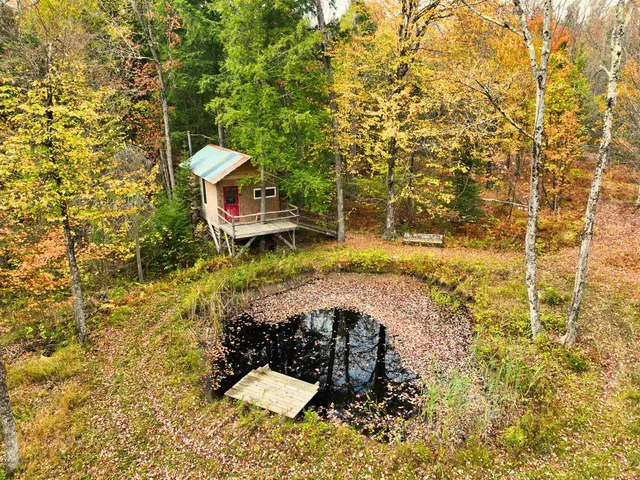 $284,900 | 444 Bowenville Road, Troy, VT 05857