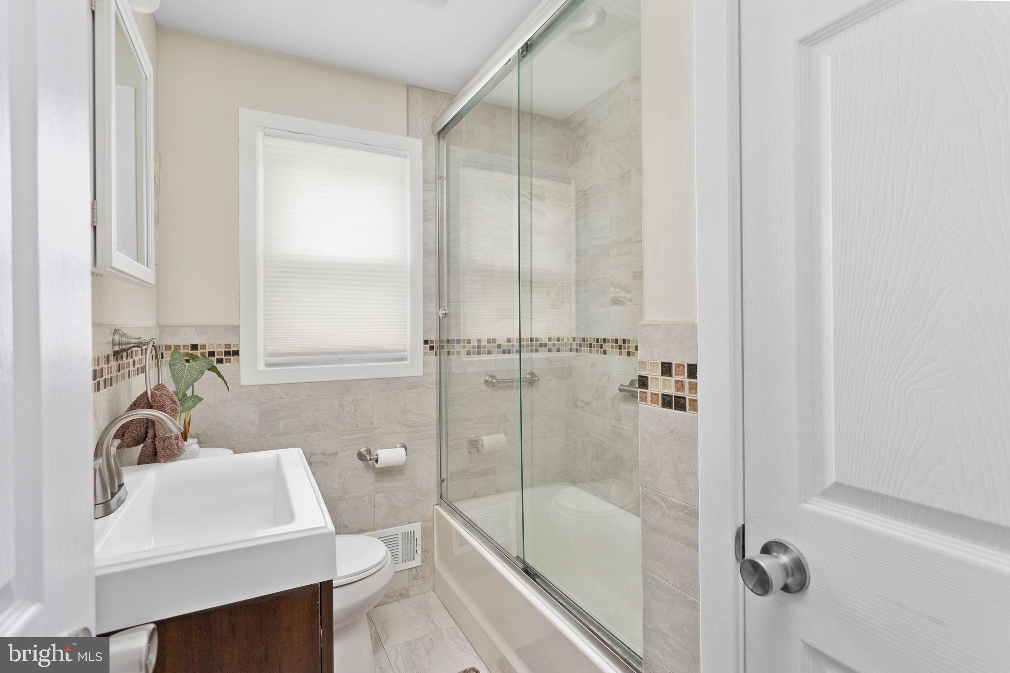 39 Benson Lane Hamilton, NJ 08610 - Photo 13 of 26