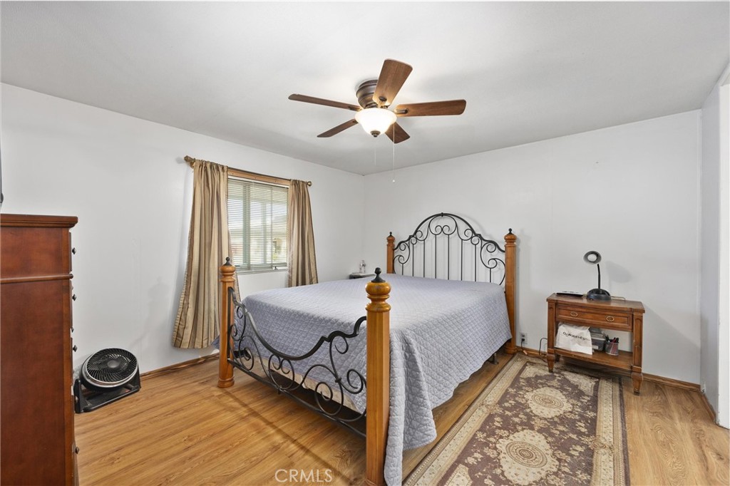 4730 Coronado Street West Bakersfield, CA 93314 - Photo 12 of 29 a living room with furniture