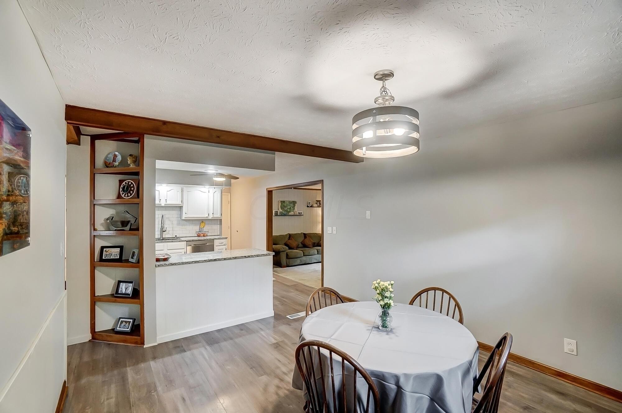122 Hawthorne Road Sunbury, OH 43074 - Photo 11 of 36 Dining Into Kitchen